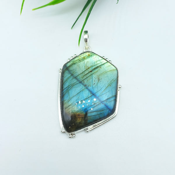Natural Labradorite Gemstone Pendants / Wholesale Pendants / Minimalist Pendants / Jewelry for Gift / 925 Sterling Silver Plated Pendant