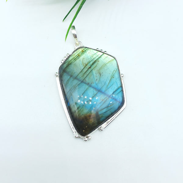 Natural Labradorite Gemstone Pendants / Wholesale Pendants / Minimalist Pendants / Jewelry for Gift / 925 Sterling Silver Plated Pendant