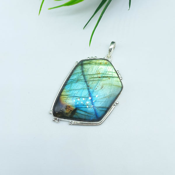 Natural Labradorite Gemstone Pendants / Wholesale Pendants / Minimalist Pendants / Jewelry for Gift / 925 Sterling Silver Plated Pendant