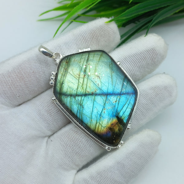 Natural Labradorite Gemstone Pendants / Wholesale Pendants / Minimalist Pendants / Jewelry for Gift / 925 Sterling Silver Plated Pendant