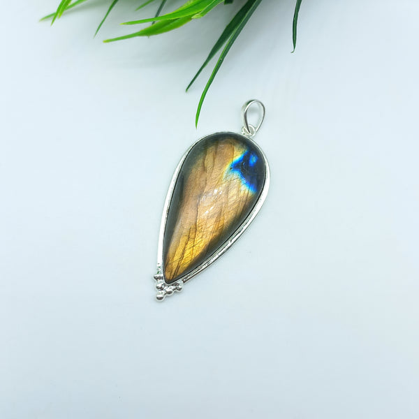 Natural Labradorite Gemstone Pendants / Wholesale Pendants / Minimalist Pendants / Jewelry for Gift / 925 Sterling Silver Plated Pendant