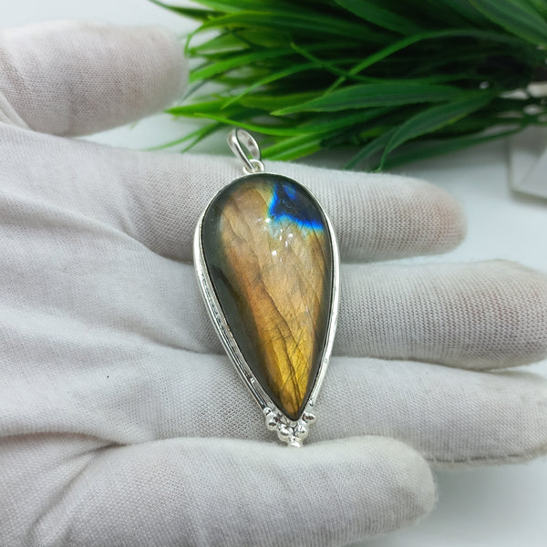 Natural Labradorite Gemstone Pendants / Wholesale Pendants / Minimalist Pendants / Jewelry for Gift / 925 Sterling Silver Plated Pendant