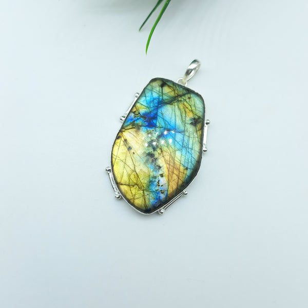 Natural Labradorite Gemstone Pendants / Wholesale Pendants / Minimalist Pendants / Jewelry for Gift / 925 Sterling Silver Plated Pendant