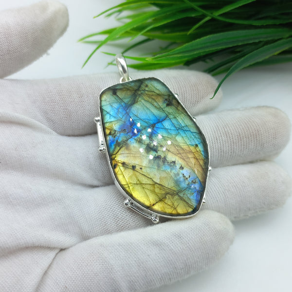 Natural Labradorite Gemstone Pendants / Wholesale Pendants / Minimalist Pendants / Jewelry for Gift / 925 Sterling Silver Plated Pendant