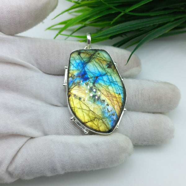 Natural Labradorite Gemstone Pendants / Wholesale Pendants / Minimalist Pendants / Jewelry for Gift / 925 Sterling Silver Plated Pendant