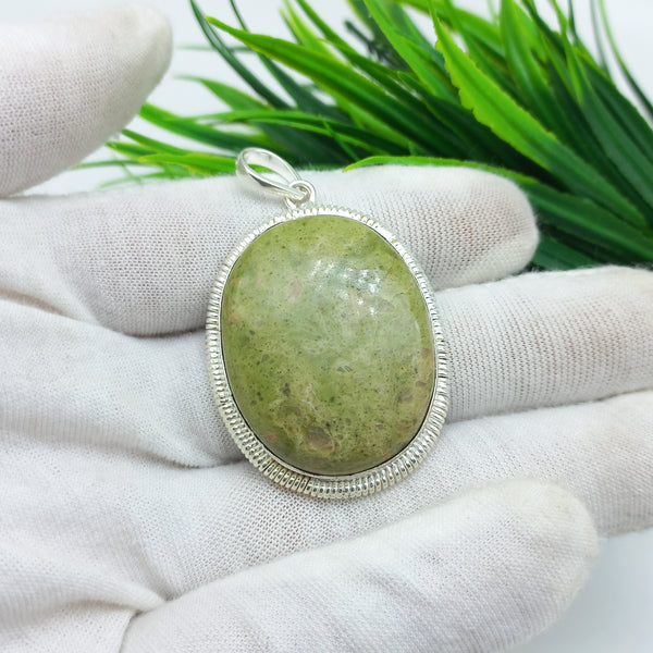 Natural Aventurine Gemstone Pendants / Wholesale Pendants / Minimalist Pendants / Jewelry for Gift / 925 Sterling Silver Plated Pendant