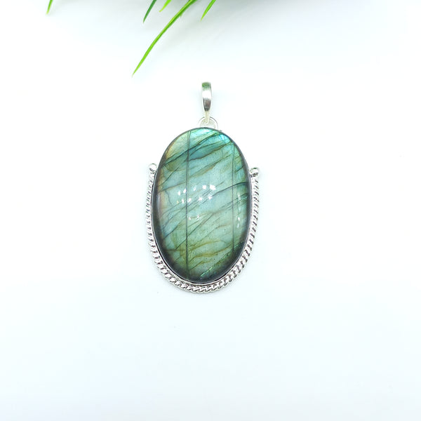 Natural Labradorite Gemstone Pendants / Wholesale Pendants / Minimalist Pendants / Jewelry for Gift / 925 Sterling Silver Plated Pendant