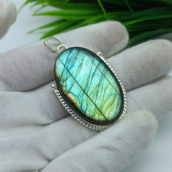 Natural Labradorite Gemstone Pendants / Wholesale Pendants / Minimalist Pendants / Jewelry for Gift / 925 Sterling Silver Plated Pendant