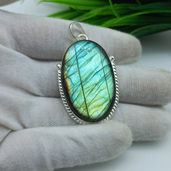 Natural Labradorite Gemstone Pendants / Wholesale Pendants / Minimalist Pendants / Jewelry for Gift / 925 Sterling Silver Plated Pendant