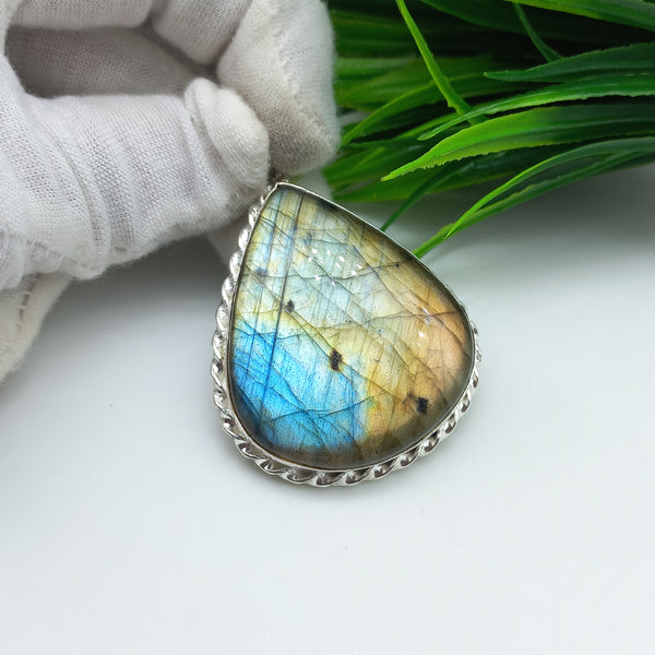 Natural Labradorite Gemstone Pendants / Wholesale Pendants / Minimalist Pendants / Jewelry for Gift / 925 Sterling Silver Plated Pendant
