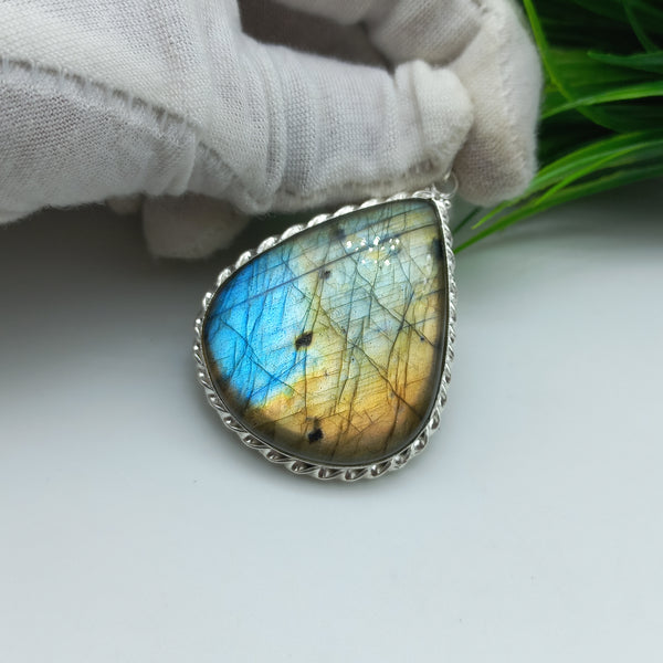 Natural Labradorite Gemstone Pendants / Wholesale Pendants / Minimalist Pendants / Jewelry for Gift / 925 Sterling Silver Plated Pendant