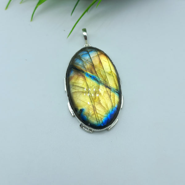 Natural Labradorite Gemstone Pendants / Wholesale Pendants / Minimalist Pendants / Jewelry for Gift / 925 Sterling Silver Plated Pendant