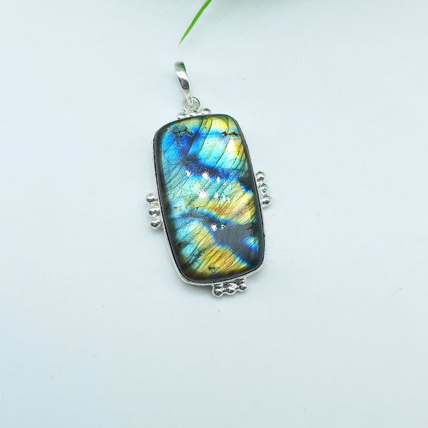 Natural Labradorite Gemstone Pendants / Wholesale Pendants / Minimalist Pendants / Jewelry for Gift / 925 Sterling Silver Plated Pendant
