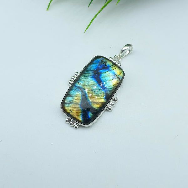 Natural Labradorite Gemstone Pendants / Wholesale Pendants / Minimalist Pendants / Jewelry for Gift / 925 Sterling Silver Plated Pendant
