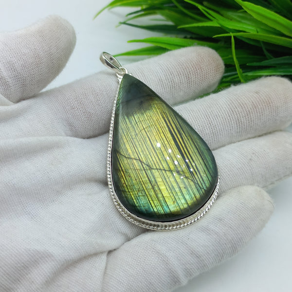 Natural Labradorite Gemstone Pendants / Wholesale Pendants / Minimalist Pendants / Jewelry for Gift / 925 Sterling Silver Plated Pendant