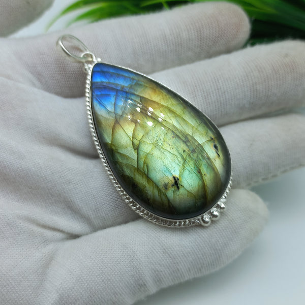 Natural Labradorite Gemstone Pendants / Wholesale Pendants / Minimalist Pendants / Jewelry for Gift / 925 Sterling Silver Plated Pendant