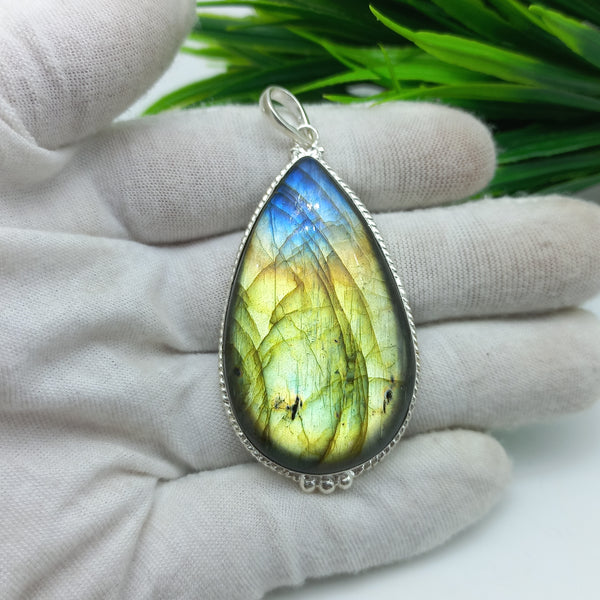 Natural Labradorite Gemstone Pendants / Wholesale Pendants / Minimalist Pendants / Jewelry for Gift / 925 Sterling Silver Plated Pendant