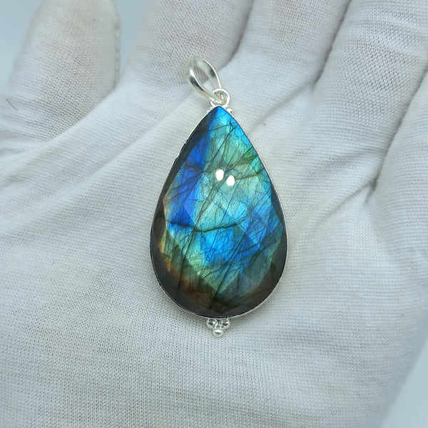 Natural Labradorite Gemstone Pendants / Wholesale Pendants / Minimalist Pendants / Jewelry for Gift / 925 Sterling Silver Plated Pendant