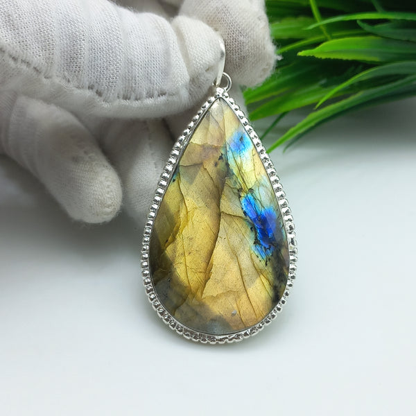 Natural Labradorite Gemstone Pendants / Wholesale Pendants / Minimalist Pendants / Jewelry for Gift / 925 Sterling Silver Plated Pendant