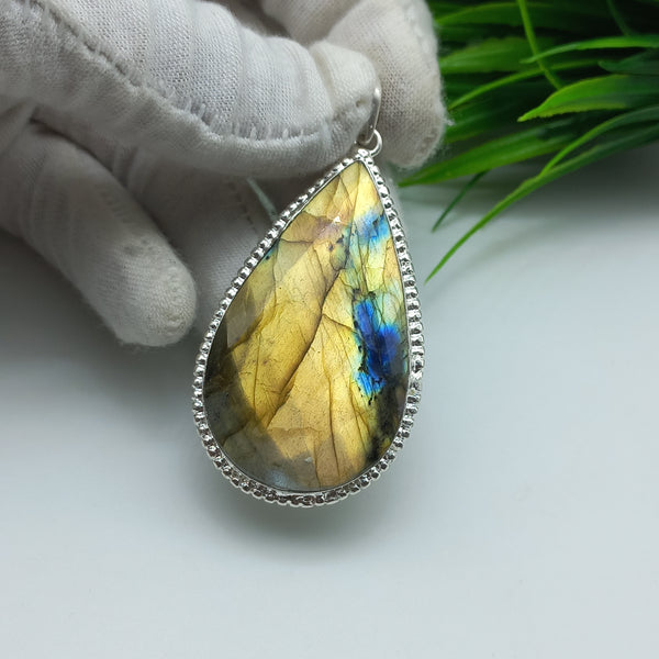 Natural Labradorite Gemstone Pendants / Wholesale Pendants / Minimalist Pendants / Jewelry for Gift / 925 Sterling Silver Plated Pendant