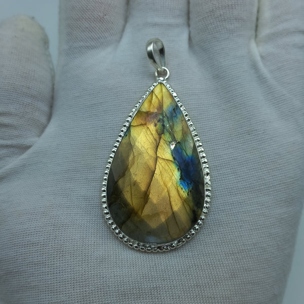 Natural Labradorite Gemstone Pendants / Wholesale Pendants / Minimalist Pendants / Jewelry for Gift / 925 Sterling Silver Plated Pendant