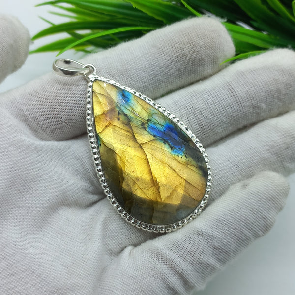 Natural Labradorite Gemstone Pendants / Wholesale Pendants / Minimalist Pendants / Jewelry for Gift / 925 Sterling Silver Plated Pendant