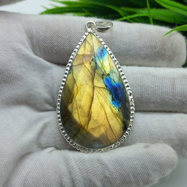 Natural Labradorite Gemstone Pendants / Wholesale Pendants / Minimalist Pendants / Jewelry for Gift / 925 Sterling Silver Plated Pendant
