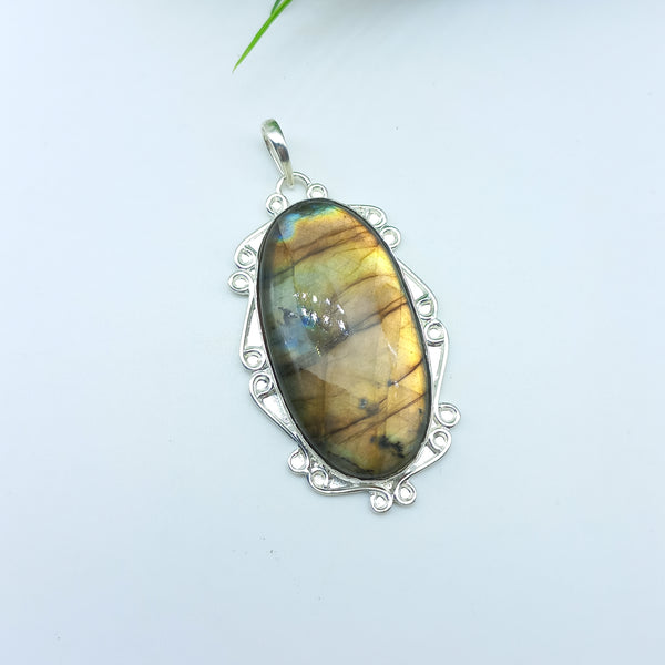Natural Labradorite Gemstone Pendants / Wholesale Pendants / Minimalist Pendants / Jewelry for Gift / 925 Sterling Silver Plated Pendant