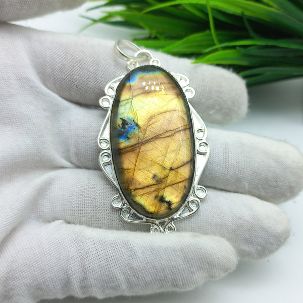 Natural Labradorite Gemstone Pendants / Wholesale Pendants / Minimalist Pendants / Jewelry for Gift / 925 Sterling Silver Plated Pendant