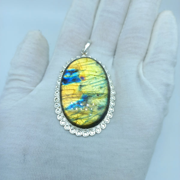 Natural Labradorite Gemstone Pendants / Wholesale Pendants / Minimalist Pendants / Jewelry for Gift / 925 Sterling Silver Plated Pendant