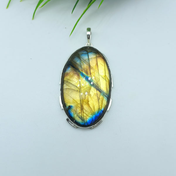 Natural Labradorite Gemstone Pendants / Wholesale Pendants / Minimalist Pendants / Jewelry for Gift / 925 Sterling Silver Plated Pendant