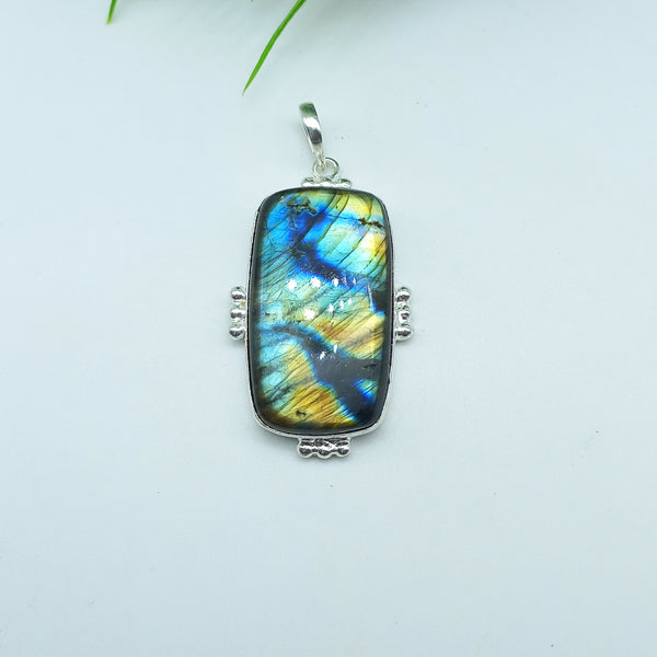 Natural Labradorite Gemstone Pendants / Wholesale Pendants / Minimalist Pendants / Jewelry for Gift / 925 Sterling Silver Plated Pendant