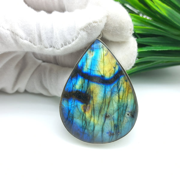 Natural Labradorite Gemstone Pendants / Wholesale Pendants / Minimalist Pendants / Jewelry for Gift / 925 Sterling Silver Plated Pendant